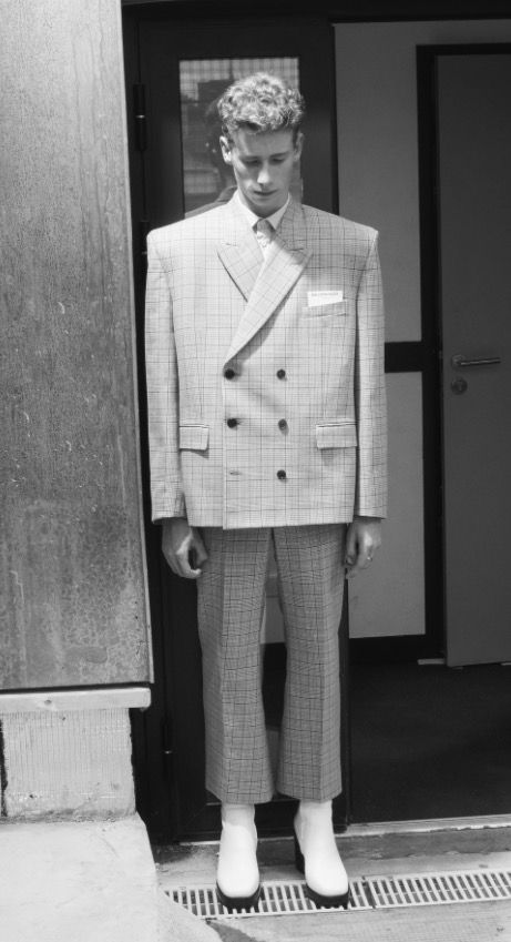 BALENCIAGA box jacket @samsonchoi 80s Suit, Oversized Suit, Boxy Jacket, Balenciaga Men, 80s Mens, Oversized Jacket, Men Vintage, Fashion Quotes, Tailored Jacket