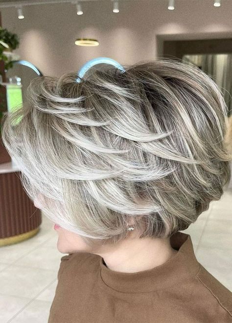 Short Layered Bob Haircuts, Layered Bob Haircuts, Styles Braids, Layered Hairstyles, Choppy Hair, Short Grey Hair, Blonde Pixie Haircut, Blending Gray Hair, Gray Hair Highlights