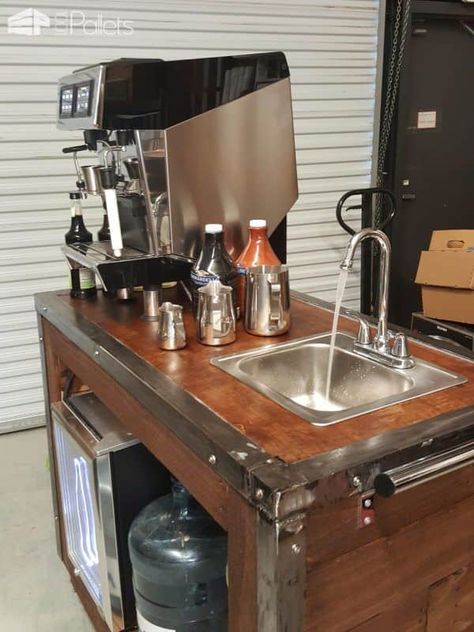 Pallet-clad Espresso Cart: This Pallet-Clad Espresso Cart only cost about 100 dollars! Made from mostly repurposed materials and clad in angle-steel, this cart Espresso Cart, Barista Skills, Pallet Bars, Cafe Bookstore, Mobile Coffee Cart, Coffee Bar Cart, Gerobak Dorong, Diy Coffee Station, Pizza Truck