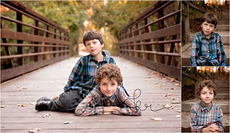 Family On Bridge Photography, Family Photo On Bridge, Family Photos On A Bridge, Bridge Family Photos, Diy Family Photos, Family Pictures Outside, Railroad Photoshoot, Siblings Poses, Family Fall Pictures