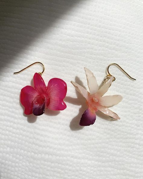 Orchid Resin Jewelry, Resin Orchid Earrings, Orchid Pendant, Orchid Jewelry, Orchid Necklace, Flower Therapy, Stacked Jewelry, Resin Flowers, Funky Jewelry