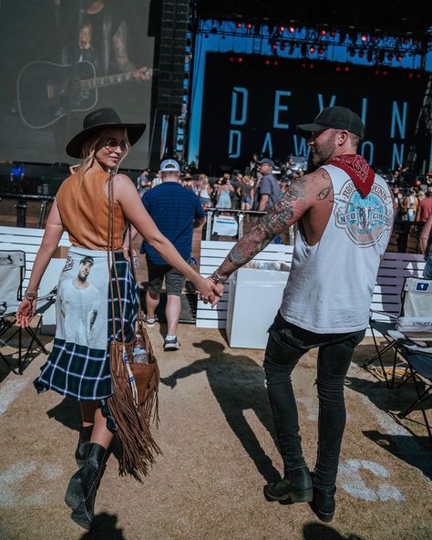 Sabina Gadecki Rich on Instagram: “Headin’ to support our Nor Cal fam @zdevin at #stagecoach! 🙌🏽🤠 Can’t say Cali ain’t country! Me on the other hand, with my 100% Polish…” Sabina Gadecki, Can I Keep You, Country Concerts, Country Concert, Cali, The 100, Sun, Concert, On Instagram