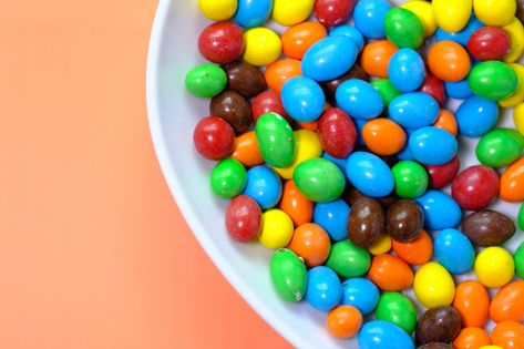 The Fast-Moving M&M Game That Everyone Will Love - M&m Getting To Know You Game, M M Game, M&m Minute To Win It Games, M&m Crafts, M&m Games, Marshmallow Games, Mixer Games, Nye Games, Money Gifts Christmas