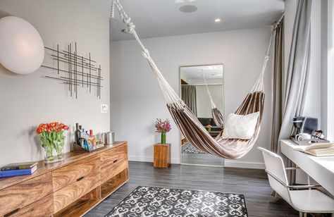 NU Hotel Brooklyn Indoor Hammock Bed, Macrame Decoration, Hammock Stands, Hotel Exterior, Indoor Hammock, Tiny Furniture, Nyc Hotels, New York Hotels, Best Boutique Hotels