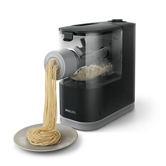 Pasta & Noodle Maker – Create Fresh Homemade Pasta Fast | Philips Philips Pasta Maker, Pasta Maker Machine, Spinach Ravioli, Pasta Varieties, Pasta Types, Pasta Roller, Noodle Maker, Pasta Fatta In Casa, Pasta Machine