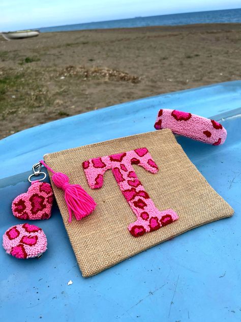 Punch Personalized Letter Embroidered Jute Clutch Bag, Hand Tufted Bag, Punch needle bag, Jute clutch bag, Embroidered Bag, Handmade Bag Punch Needle Letter, Tufted Bag, Punch Needle Bag, Letter Bag, Jute Fabric, Personalized Letters, Embroidered Bag, Handmade Bag, Bag Handmade