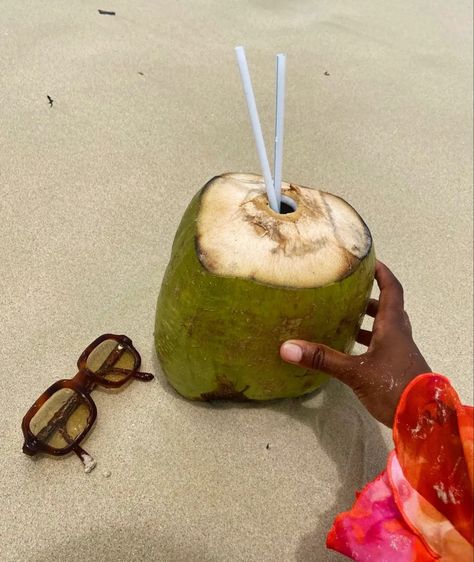 Coconut Drinks, Aesthetic Black, Island Girl, Summer Feeling, Tropical Vacation, Ivory Coast, Summer Pictures, Beach Aesthetic, Beach Girl