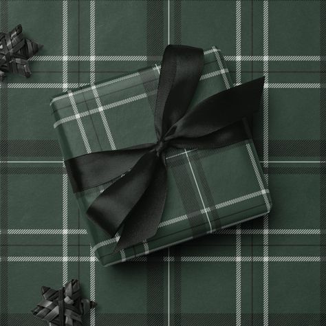 A bold modern take on a classic holiday plaid makes this wrapping paper set perfect way for both traditional and unconventional gift givers. The hunter green background with the black and white checks is chic and stylish. Will look fantastic on all your gifts under the tree perfectly coordinated with your Christmas decor. Black Christmas Decorations, Christmas Home Decorations, Green Wrapping Paper, Green Xmas, Elegant Gift Wrapping, Holiday Wrapping, Holiday Plaid, Holiday Wrapping Paper, Christmas Plaid