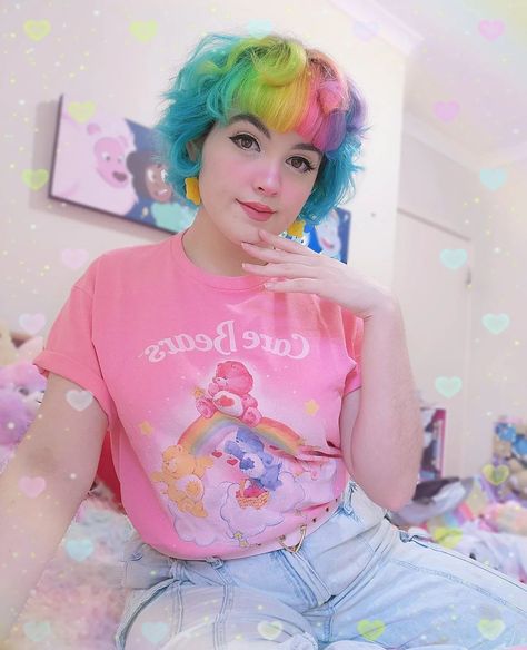 Nikki on Instagram: “Its Nikki... in jeans and a tee? How unlike me. 🤭💖 Just a casual cute outfit styling my retro tee kindly gifted from @truffleshufflecom 🥰…” Pastel Hair Rainbow, Kawaii Hair Dye Ideas, Queer Hair Color, Kawaii Nostalgia, Decora Hair, Short Rainbow Hair, Queer Hair, Pixie Party, Pastel Rainbow Hair