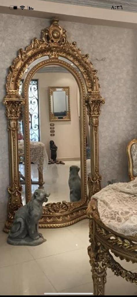 Pretty House Interior, Princess Living Room, Luxury Mirror Wall, Bedrooms Decorations, Antique Floor Mirror, Dressing Closet, Fancy Mirror, Large Vintage Mirror, Anthropologie Mirror