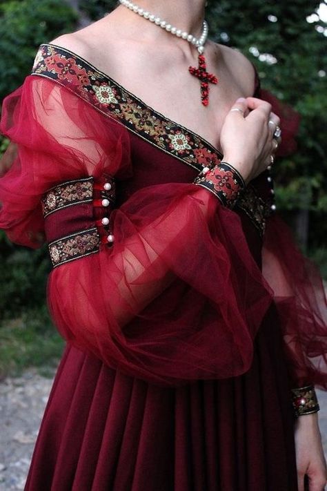 97abf3b3135a073b6a4a8f31d39970c6 Fantasy Dresses, Medieval Dress, Crimson Red, Beauty Dress, Gothic Dress, Fantasy Dress, Cosplay Dress, Historical Dresses, Fairy Dress