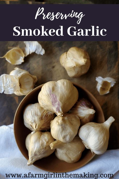 Wellness Cabinet, Homeopathic Recipes, Garlic Growing, Smoked Garlic, Organic Medicine, Garlic Bulbs, Crunchy Mama, Survival Garden, Garlic Honey