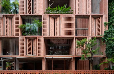 FRAME | Climate control: how a brick office in Vietnam facilitates passive cooling Refractory Brick, Toyo Ito, Basement Floor Plans, City Office, Office Pictures, Brick Architecture, H Design, Brick Facade, Natural Ventilation