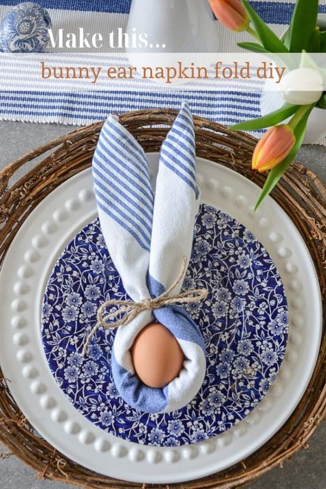 EASY AND CUTE BUNNY NAPKIN FOLD DIY Easter Napkin Folding, Bunny Napkin Fold, Diy Napkin Folding, Napkin Designs, Napkin Folding Tutorial, Table Coordinate, Paper Napkin Folding, Decorating Hacks, Easter Entertaining