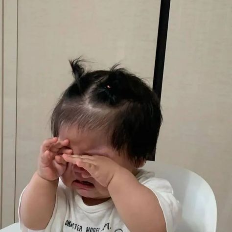 Baby Memes Pictures Mood, Cute Asian Babies, Baby Memes, Best Anime Couples, Funny Profile Pictures, Funny Reaction Pictures, Cute Love Couple Images, Meme Faces