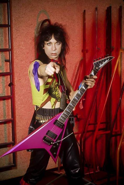 Vinnie Vincent Dana Strum, Jam Room, 80s Hair Metal, 80s Rocker, Pink Guitar, Hair Metal Bands, Vinnie Vincent, Rock Band Logos, Eric Carr