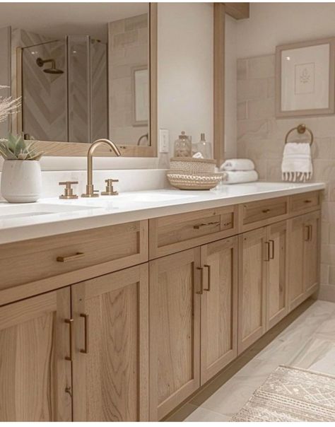 Modern Bathroom Hardware Ideas, Earthy Modern Bathroom, Classic Luxury Bathroom, Modern Earthy Home Decor, Gold Hardware Bathroom, Earthy Farmhouse, Stone Bathroom Vanity, Traditional Bathroom Remodel, Luxury Bathroom Design