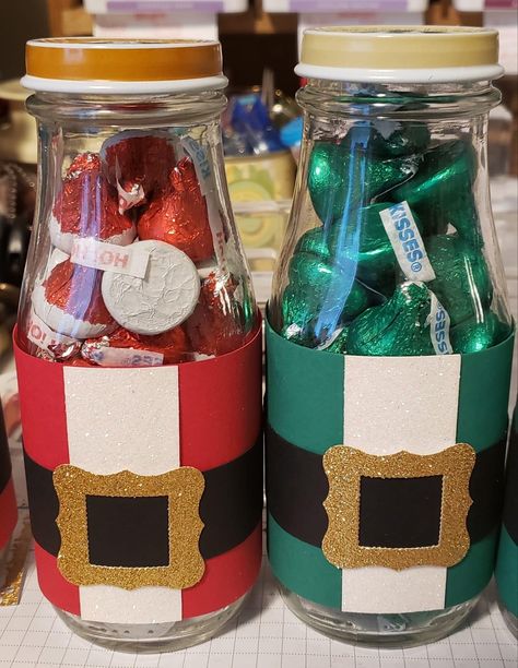 Starbucks Glass Bottle Crafts, Starbucks Glass Bottles, Starbucks Bottle Crafts, Starbucks Frappuccino Bottles, Milk Bottle Craft, Dyi Christmas Gifts, Starbucks Crafts, Starbucks Bottles, Christmas Treats Holders