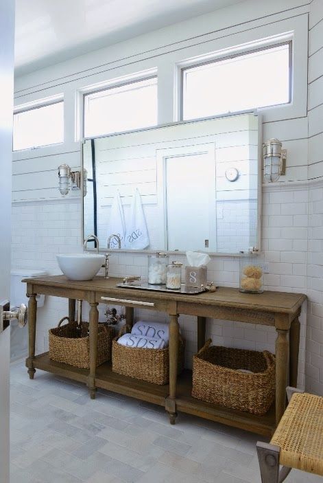 Vanity bathroom design Coastal Bathroom Design, Deco Marine, Large Vanity, Beach Bathroom Decor, Cottage Bathroom, Coastal Bathrooms, Beach Bathrooms, Dream Bathrooms, Coastal Chic