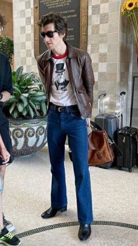 Alex Turner Recent, Concert Outfit Men, Concert Outfit Rock, Men Tips, Band Outfits, Aesthetic Outfits Men, Guys Clothing Styles, Mens Outfit Inspiration, Taylor Swift Concert