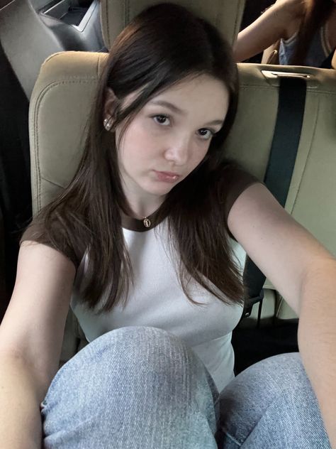 car selfie brandy melville outfit inspo downtown girl aesthetic day out hair inspo gold jewelry john galt Selfie Ideas Car, Car Selfie Ideas, Car Selfie Poses, Car Selfies, Car Selfie, Selfie Inspo, Pics Inspo, Outfit Inspo Summer, Pfp Ideas