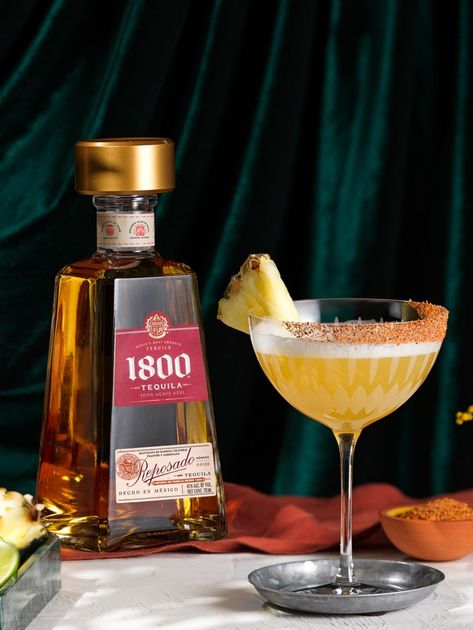 1800 Tequila Drinks Recipes, Reposado Margarita, Spicy Pineapple Margarita, Relaxing Drinks, Tequila Pineapple, Tequila 1800, Pineapple Margarita Recipe, Tequila Drinks Recipes, Spicy Pineapple