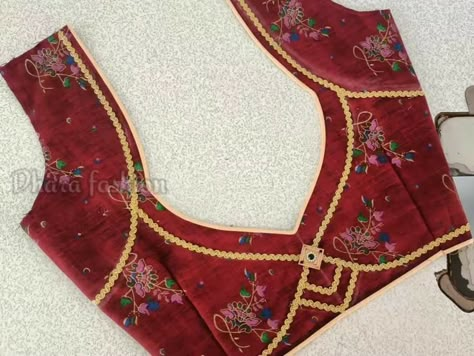 Simple Blouse Designs With Lace, Simple Lace Blouse Designs, Low Neck Blouse Designs, Simple Blouse Pattern, Plain Blouse Designs, Casual Blouse Designs, Latest Blouse Neck Designs, Lace Blouse Design, Blouse Designs High Neck