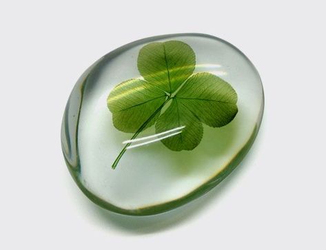 Mary J, Granny Smith, Jewelry Fashion Trends, Lucky Clover, Resin Casting, Lucky Girl, Four Leaf, Diy Clay, Leaf Clover