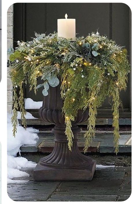 Christmas Urns, Winter Planter, Tree Decorations Christmas, Christmas Planters, Winter Decorating, Front Porch Christmas Decor Ideas, Porch Christmas Decor Ideas, Porch Christmas Decor, Christmas Decor Ideas Diy