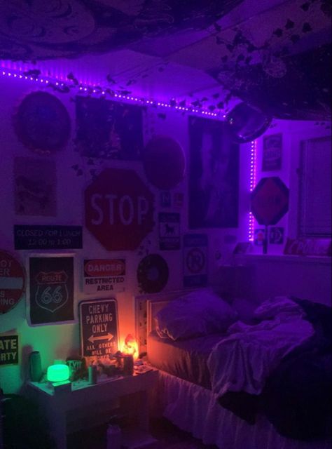 Dark Neon Bedroom Aesthetic, Grungy Rooms, Trap House Room, Room Ideas Aesthetic Purple, Trippy Rooms Aesthetic, Trippy Rooms Bedrooms, Sesh Room, Vintage Room Ideas, Bedroom Ideas Dark