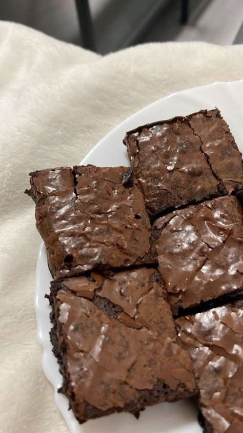 Brownies Aesthetic, Yogurt Brownies, Greek Yogurt Brownies, Homemade Brownie, Sugar Free Brownies, Brown Food, Fashion Fails, Food Babe, Daily Recipes