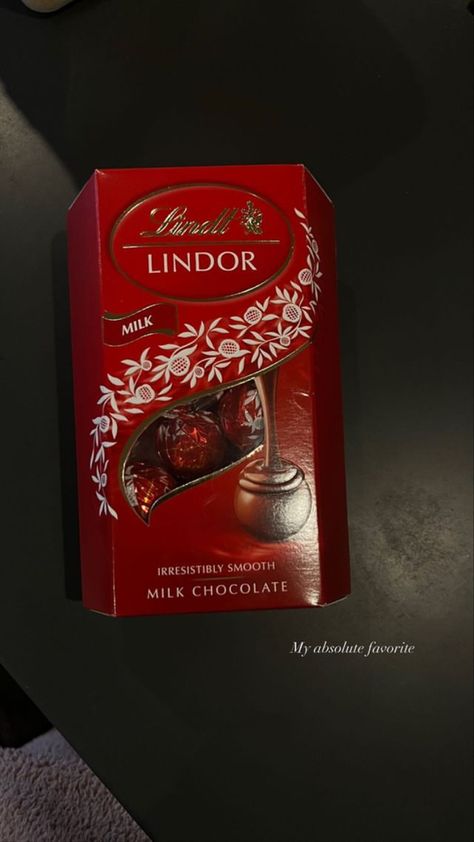 Lindor Chocolate Aesthetic, Lindt Chocolate Aesthetic, Quotes For My Man, Kitkat Chocolate, Chocolate Gift Ideas, Lindt Truffles, Lindor Chocolate, Airport Fit, B Day Gifts