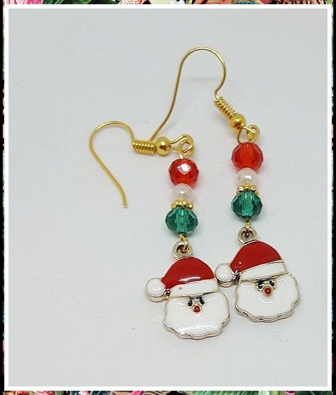 Christmas Earrings - Just In! Awesome products from leading brands to meet your supply needs. Holiday Beaded Jewelry, Fused Glass Jewelry Dichroic, Xmas Earrings, Christmas Jewelry Diy, Santa Earrings, Santa Head, Christmas Pendant, Christmas Bead, Earrings Christmas