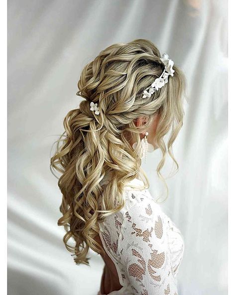 44 Gorgeous Wedding Hairstyles for Long Hair for 2024 Messi Hairstyles For Wedding, Texmex Wedding, Side Wedding Hairstyles, Cute Wedding Hairstyles, Bridal Hair Down, Long Bridal Hair, Hairstyles Braid, Formal Hairstyles For Long Hair, Pulled Back Hairstyles