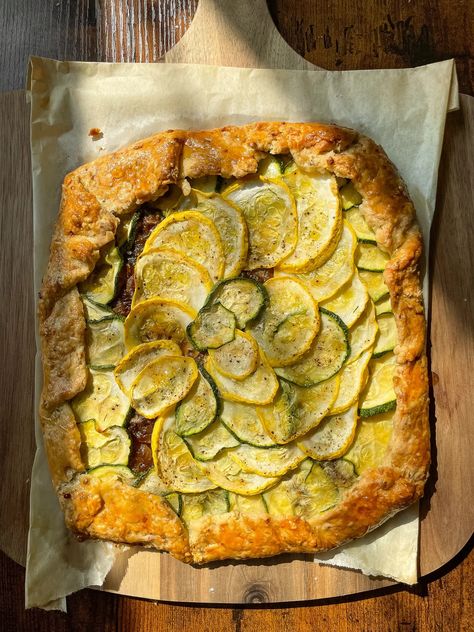 Caramelized Onion Zucchini Galette - from a small kitchen Zucchini Galette Recipe, Zucchini And Onion Pie, Zucchini Onion Pie Taste Of Home, Butternut Squash Carmelized Onion Galette, Zucchini Galette, Bridgerton Brunch, Squash Galette, Potato Galette, Summer Zucchini