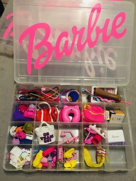 Toddler Girl Jewelry Storage, Organizing Dolls In Playroom, Barbie Shelf Storage, Storing Barbies Toy Storage, Barbie Accessories Storage Ideas, How To Store Barbie Stuff, Barbie Playroom Ideas, How To Organize Barbie Stuff, Organizing Barbie Stuff