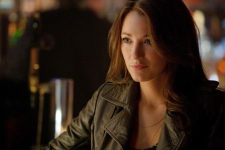 Blake Lively brunette my imaginary girlfriend looks like this Blake Lively Green Lantern, Green Lantern 2011, Blake Lively Hair, Green Lantern Movie, Captain America Jacket, Shearling Jacket Women, Woman Movie, La Girl, Lara Croft