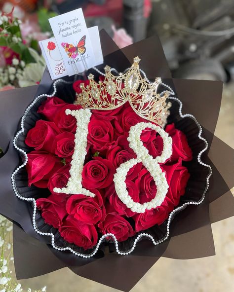 25 Red Roses 🌹 Be the first to give her a ramo buchon , no matter how big or small ♥️ 60 Roses Bouquet, 18th Photoshoot, Red Rose Bouquet, Roses Bouquet, No Matter How, Rose Bouquet, Red Rose, Red Roses, The First