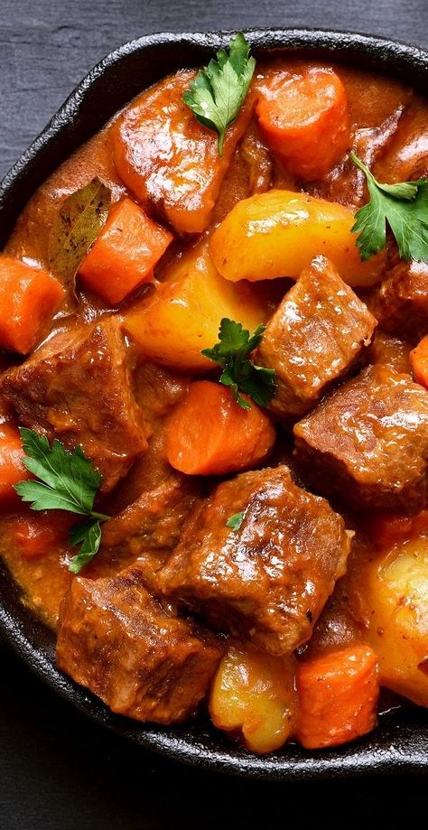 Slow Cooker Beef Stew Busy Day Recipe | Magic Skillet Pork Ragout, Pork With Vegetables, Winter Stew, Pressure Cooker Pork, Beef And Vegetables, Recipe Beef, Pork Stew, Slow Cooker Beef Stew, Crockpot Beef