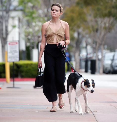 2000s Inspired Outfits, Ava Elizabeth Phillippe, Ava Phillippe, Y2k Inspired Outfit, Ryan Phillippe, Casually Chic, Soft Gamine, Reese Witherspoon, Mans Best Friend