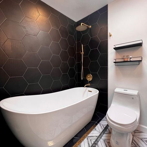 75 Bathroom - Tub/Shower Combo and Freestanding Bathtub Ideas You'll Love - June, 2024 | Houzz Small Bathroom Remodel With Freestanding Tub, Shower Freestanding Tub Combo, Big Bathrooms Luxury, Freestanding Tub Shower Combo Small Bathroom, Bathroom Ideas Tub Shower Combo, Large Soaker Tub Shower Combo, Free Standing Tub Small Bathroom, Bathrooms With Tubs And Shower Combo, Shower Over Freestanding Bath