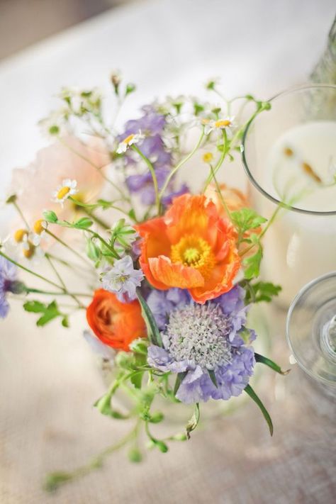 Deco Pastel, Orange Wedding Flowers, Modern Wedding Flowers, Flowers Tutorial, Diy Wedding Flowers, Orange Wedding, Peach Wedding, Lavender Wedding, Wedding Arrangements