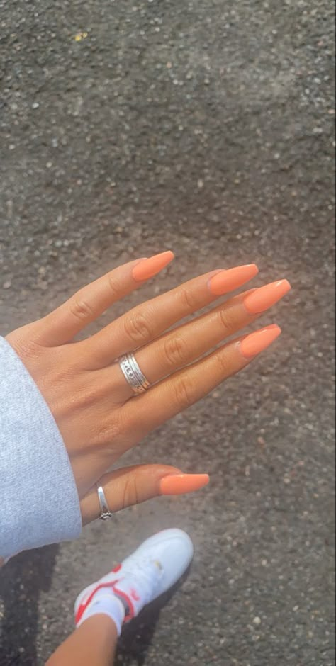 Peach Colored Acrylic Nails, Peach Orange Nails Acrylic, Peach Nails Aesthetic, Peachy Color Nails, Coffin Acrylic Nails Orange, Coffin Peach Nails, Peach Tip Nails, Long Peach Nails, Orange Peach Nails