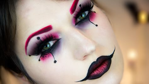 Cracked-Doll-Makeup-ideas-for-halloween-2015-fashionista-lifepopper-scary-mask-7 Harley Quinn Make-up, Maquillage Halloween Simple, Circus Makeup, Makeup Zombie, Harley Quinn Makeup, Halloween Make-up Looks, Harley Quinn Halloween, Makeup Wallpapers, Halloween Makeup Tutorial