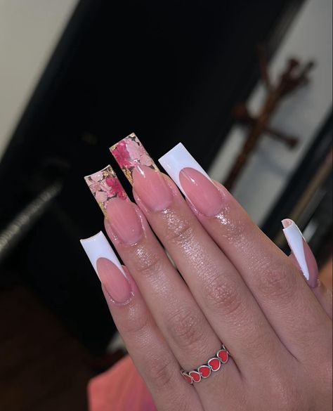 Acrylic Nails With Flowers Inside, Nails With Flowers Inside, Champagne Nails, Luminous Nails, White Acrylic Nails, Girly Acrylic Nails, Basic Nails, Work Nails, French Acrylic Nails