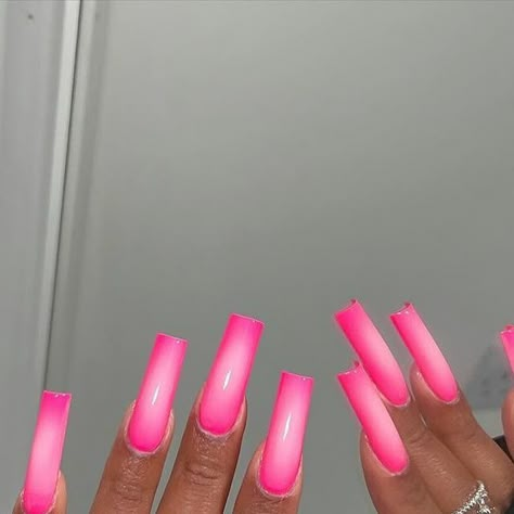 Orange Aura Nails, Nice Hands, Gold Acrylic Nails, Airbrush Nails, Diy Acrylic Nails, Pretty Nail Designs, Short Square Acrylic Nails, Nail Products, Unique Acrylic Nails