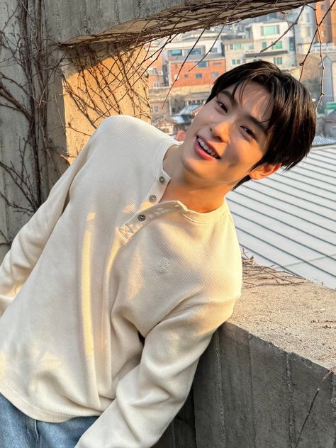 nct jaehyun Jaehyun Boyfriend Material, Valentines For Boys, Jaehyun Nct, Cha Eun Woo, Boyfriend Pictures, K Idols, Boyfriend Material, Nct 127, Nct Dream