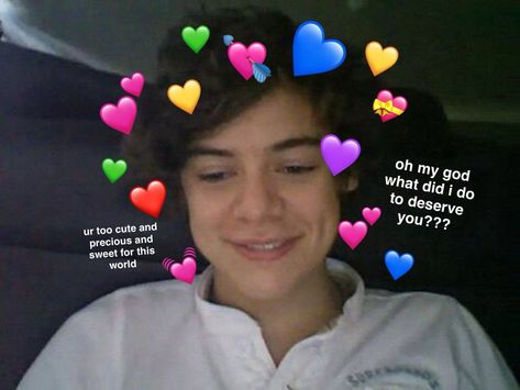 harry styles heart emoji reaction Harry Styles Memes, Heart Meme, Harry Styles Funny, Current Mood Meme, Cute Love Memes, One Direction Humor, One Direction Memes, Harry Styles Photos, Oh My God