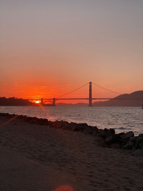 sunset. san francisco. Sunset San Francisco, San Francisco Sunrise, Photo Ville, San Francisco Sunset, San Francisco Girls, Fremont California, Vinyl Room, Spiritual Space, Sunrise Pictures