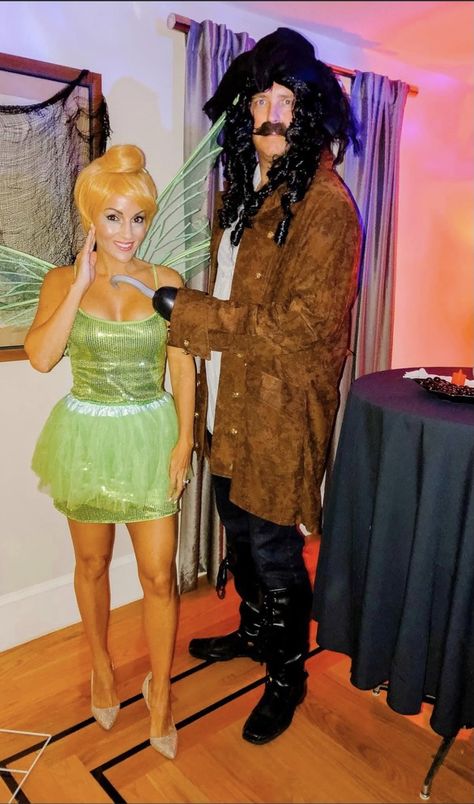 Couples costume idea for tall and short couple 
Tinker Bell and Captain Hook Tall And Short Couple Costumes, Tinker Bell And Captain Hook Costume, Tinkerbell And Captain Hook Costume, Tall And Short Couple, Movie Kiss, Captain Hook Costume, Bf Ideas, Creative Halloween Costumes Diy, Cosplay Couple